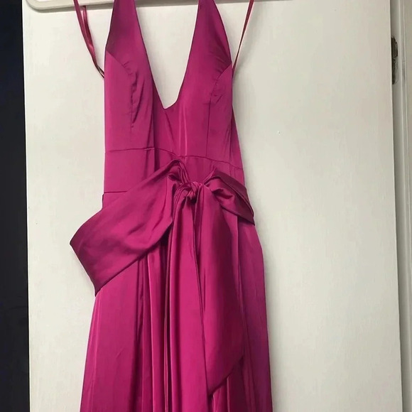 Mac Duggal Ieena Pleated Satin Tie-Waist Gown size 6 - Picture 6 of 12